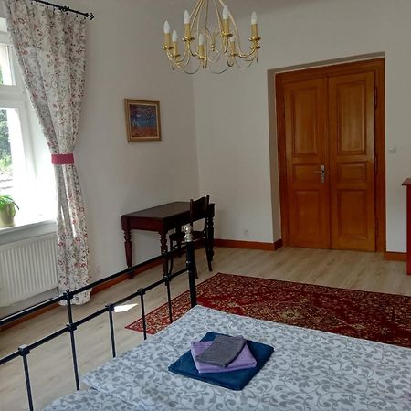 Historic Villa Apartments Prag Exteriör bild