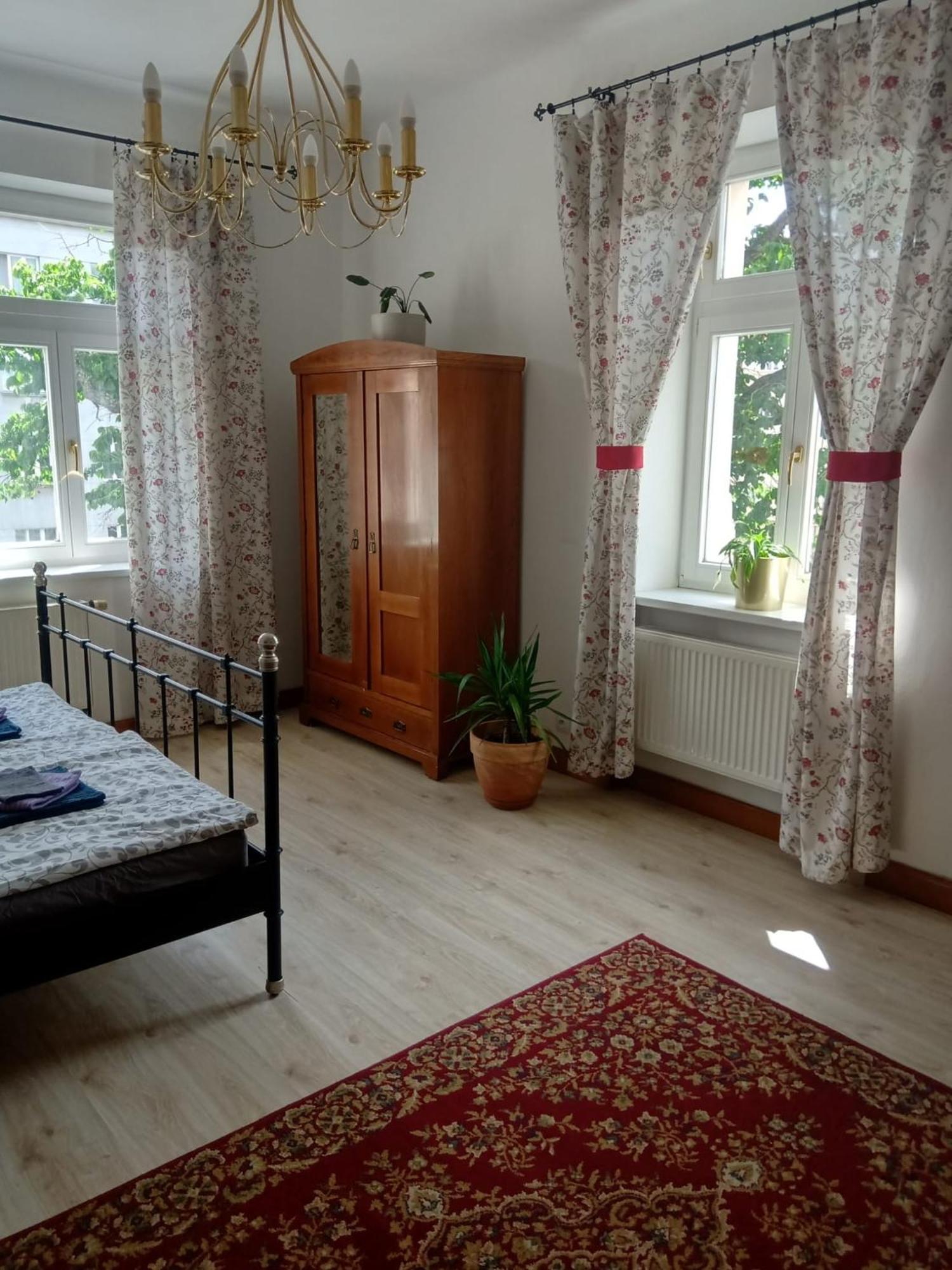 Historic Villa Apartments Prag Exteriör bild