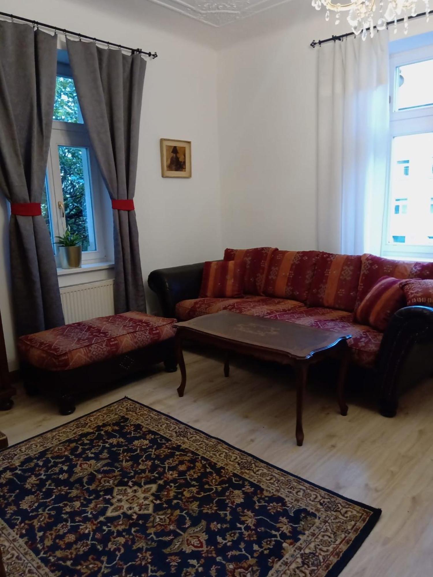 Historic Villa Apartments Prag Exteriör bild