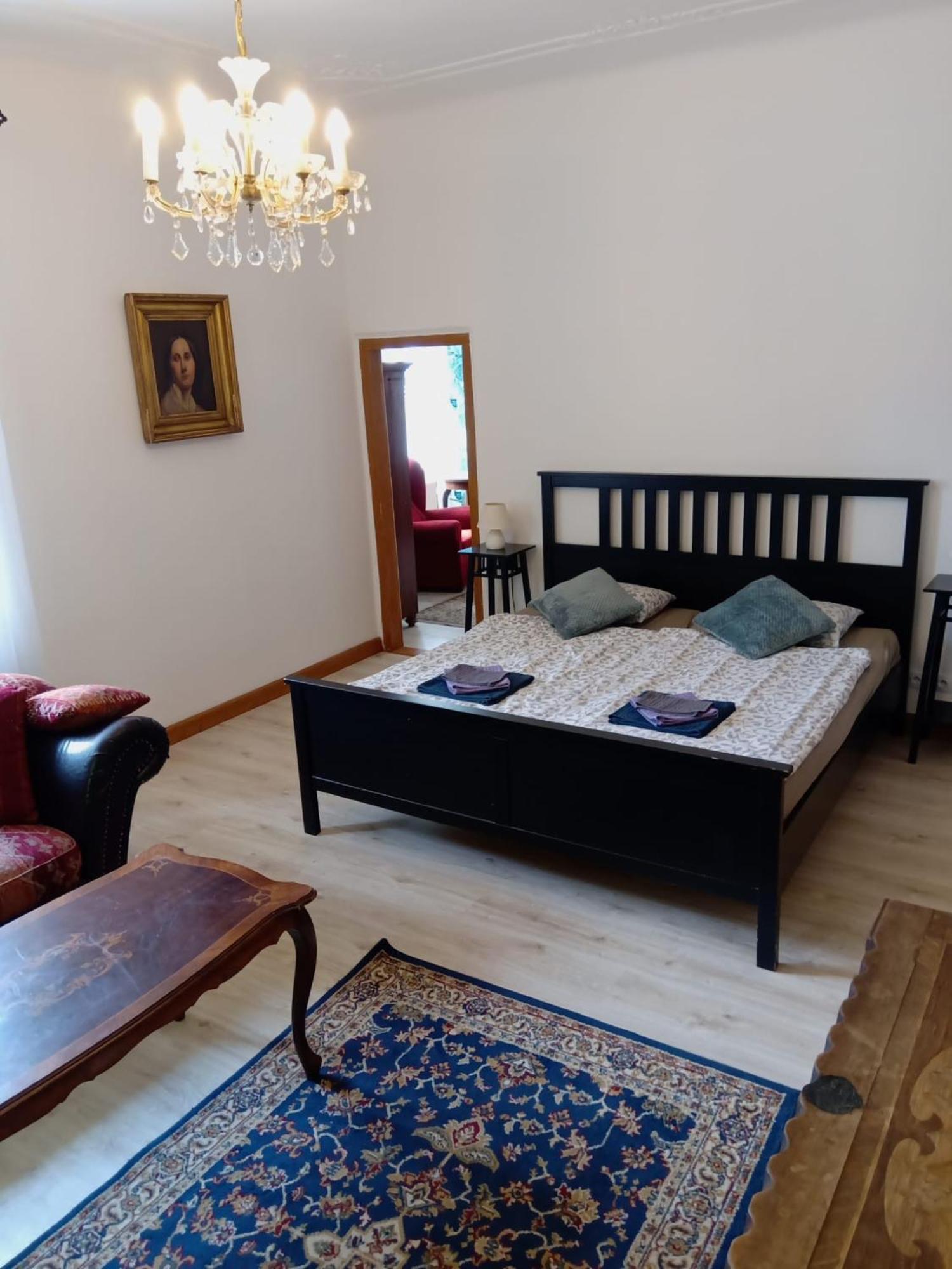 Historic Villa Apartments Prag Exteriör bild